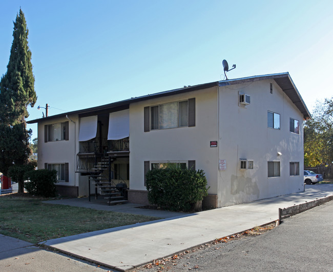 1928 Wildwood Way in Roseville, CA - Foto de edificio - Building Photo