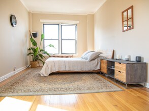 434 W Roscoe St in Chicago, IL - Foto de edificio - Building Photo