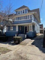 585 Beechwood Ave in Bridgeport, CT - Building Photo