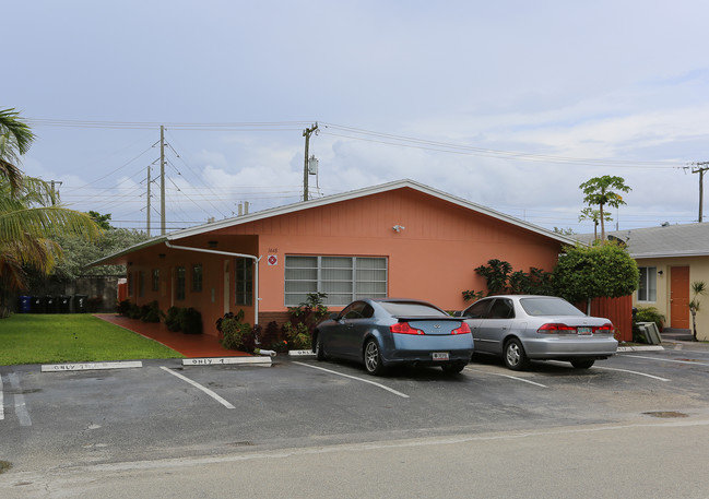 1448-1452 Holly Heights Dr in Fort Lauderdale, FL - Building Photo - Building Photo