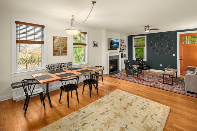 279 E Chestnut St, Unit 201 in Asheville, NC - Building Photo - Building Photo