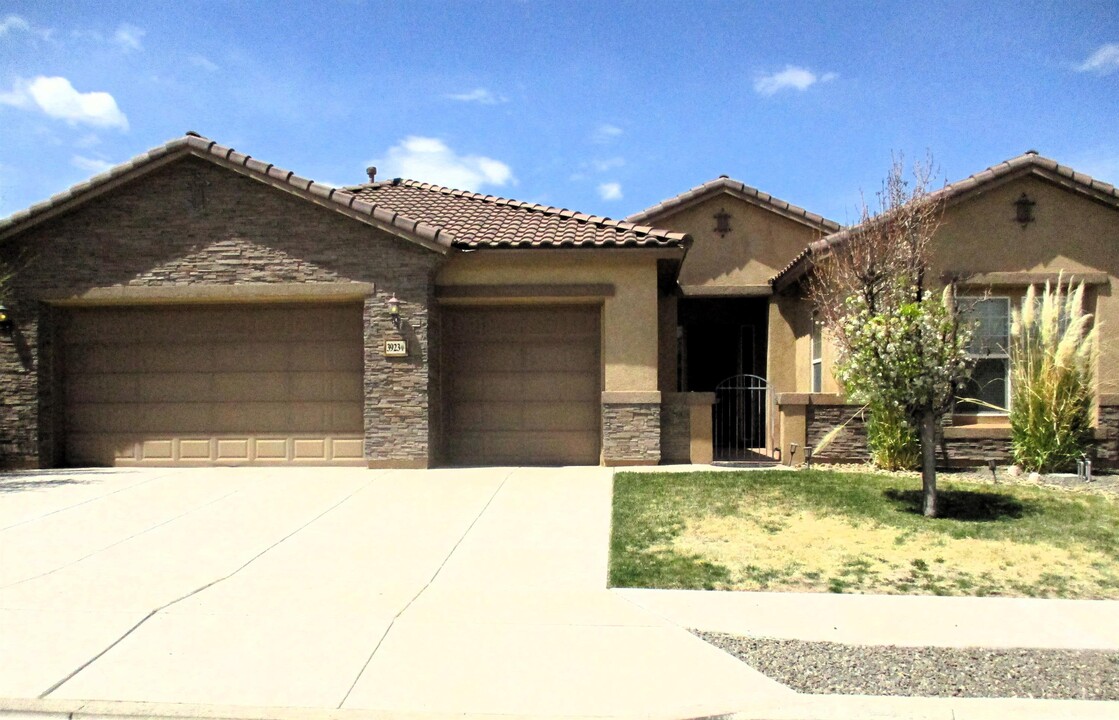 3923 Linda Vista Ave in Rio Rancho, NM - Building Photo