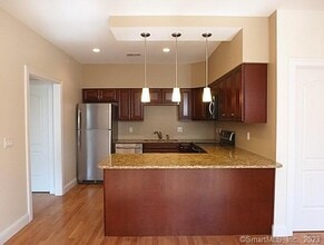 390 Boston Neck Rd in Suffield, CT - Building Photo - Building Photo