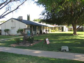 946 East 23rd - Triplex in Merced, CA - Building Photo - Other