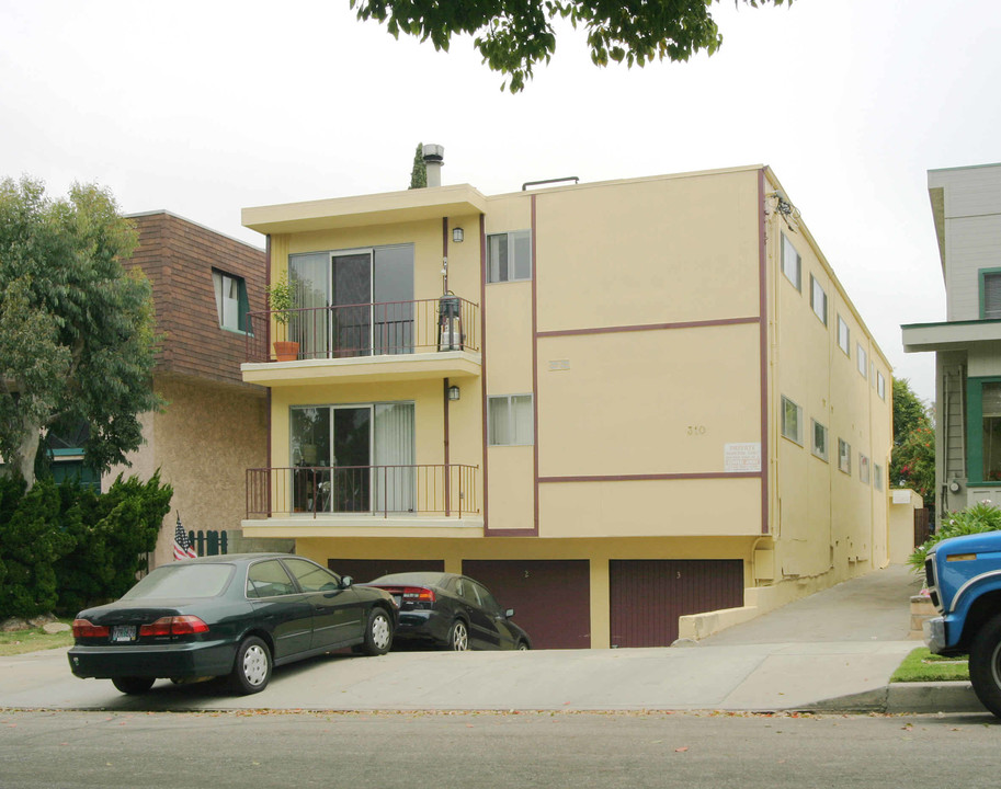 310 N Francisca Ave in Redondo Beach, CA - Building Photo