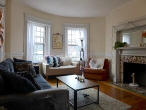 17 Auburn St, Unit n in Brookline, MA - Foto de edificio - Building Photo