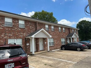 1000 Vine St in Poplar Bluff, MO - Building Photo - Building Photo