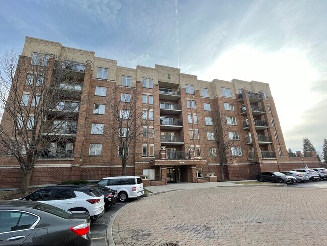 655 Perrie Dr in Elk Grove Village, IL - Building Photo - Building Photo