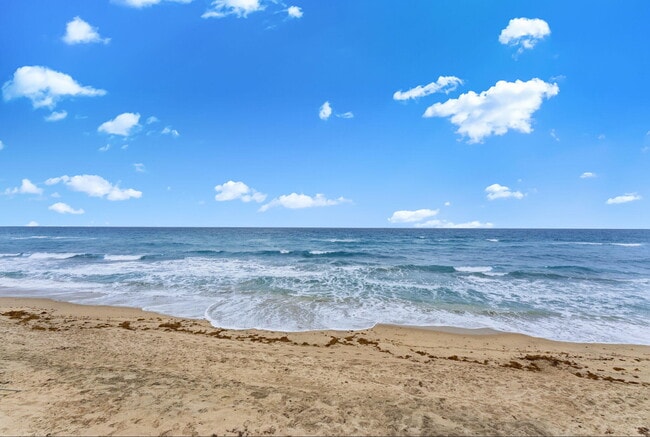 3610 S Ocean Blvd in South Palm Beach, FL - Building Photo - Building Photo