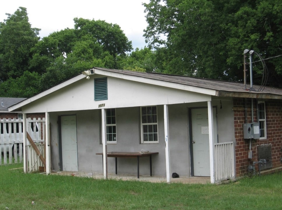 3561-3569 Thorpe St in Macon, GA - Building Photo