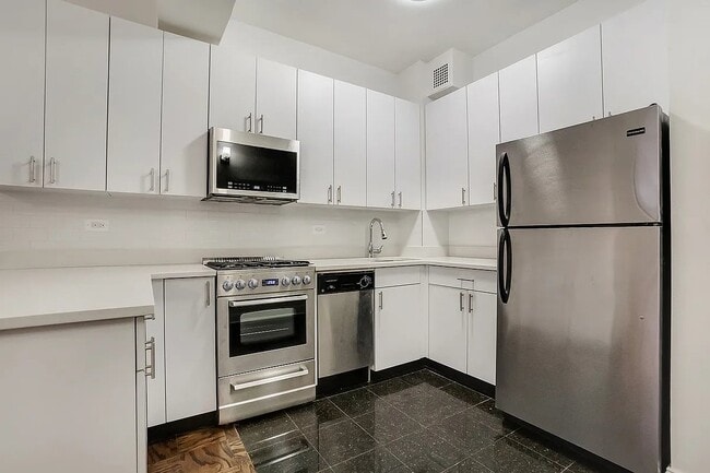 235 W 22nd St