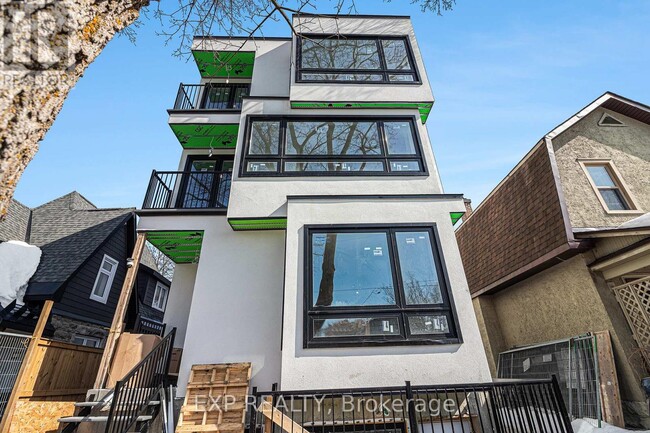 61 Pinehurst Ave