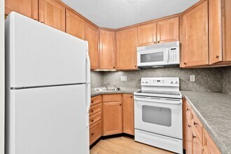 79 Fountain Ln in Weymouth, MA - Building Photo - Building Photo