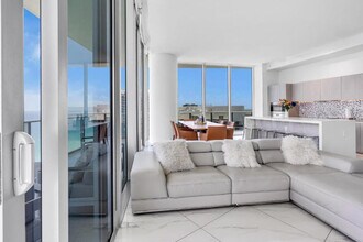 4111 S Ocean Dr in Hollywood, FL - Building Photo - Building Photo