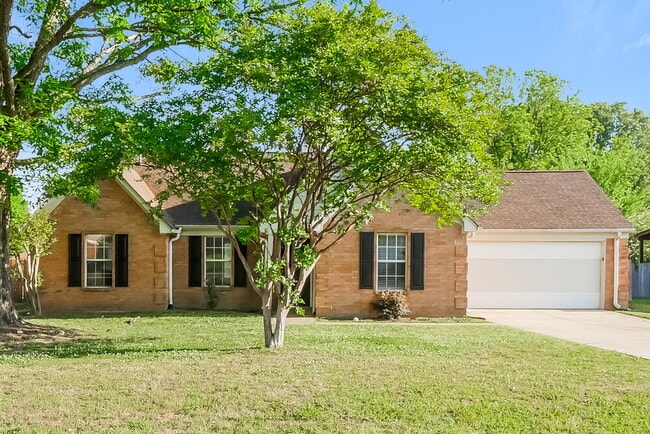 property at 6916 Fox Briar Cove