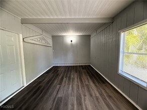 8239 Suncoast Dr in North Fort Myers, FL - Building Photo - Building Photo