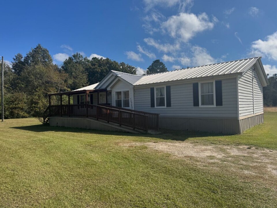 12750 FM2501 in Apple Springs, TX - Foto de edificio