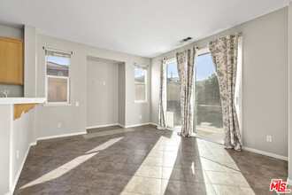 30319 Cedar Oak Ln in Castaic, CA - Building Photo - Building Photo