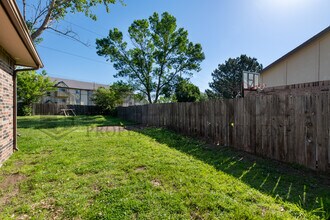 6906 W O'Neil St in Wichita, KS - Building Photo - Building Photo