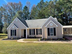 1547 Cedar Rock Church Rd in Easley, SC - Foto de edificio - Building Photo