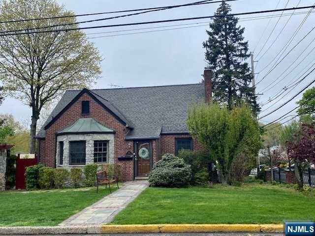 property at 499 Chestnut St
