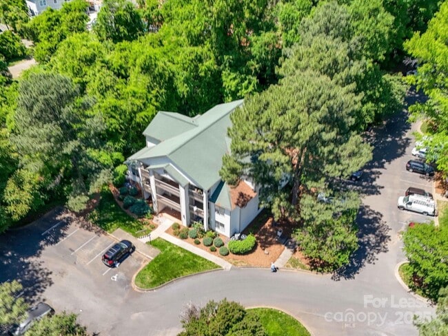 1052 Churchill Downs Ct in Charlotte, NC - Building Photo - Building Photo