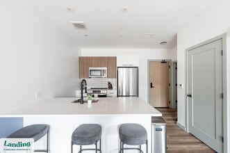 39 Railroad Ave in Haverhill, MA - Foto de edificio - Building Photo