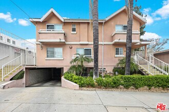 10128 Hillhaven Ave in Los Angeles, CA - Building Photo - Building Photo