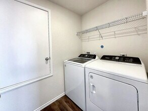 549 Autumn Blaze in Canyon Lake, TX - Foto de edificio - Building Photo