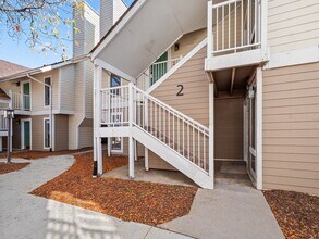 The Landings of Madison Heights in Madison Heights, MI - Building Photo - Building Photo