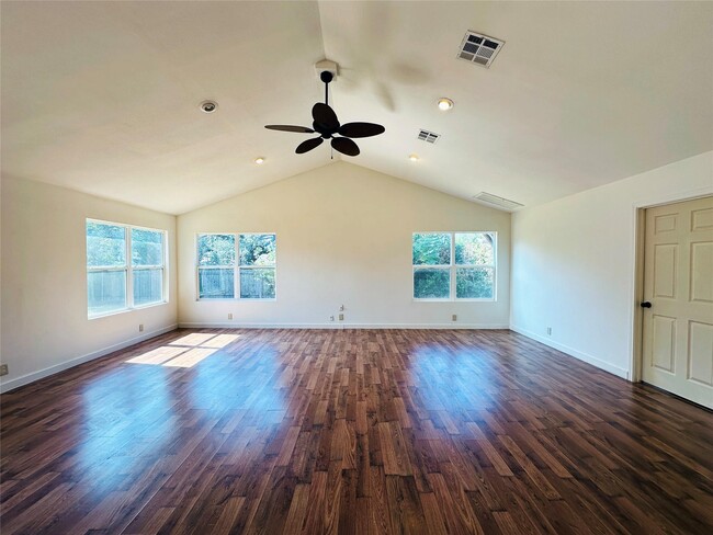 11209 Powder Mill Trl in Austin, TX - Building Photo - Building Photo