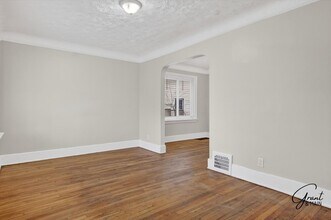 $1300 4 bedrooms in Detroit, MI - Building Photo - Building Photo