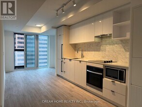 252 Church St in Toronto, ON - Building Photo - Building Photo