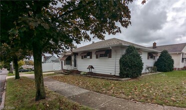 5653 Cumberland Dr in Garfield Heights, OH - Building Photo - Building Photo