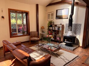 2566 Verbena Dr in Los Angeles, CA - Building Photo - Building Photo