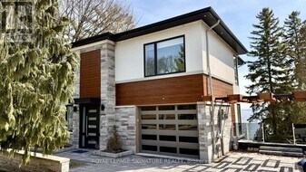 290 North Shore Blvd E in Burlington, ON - Building Photo