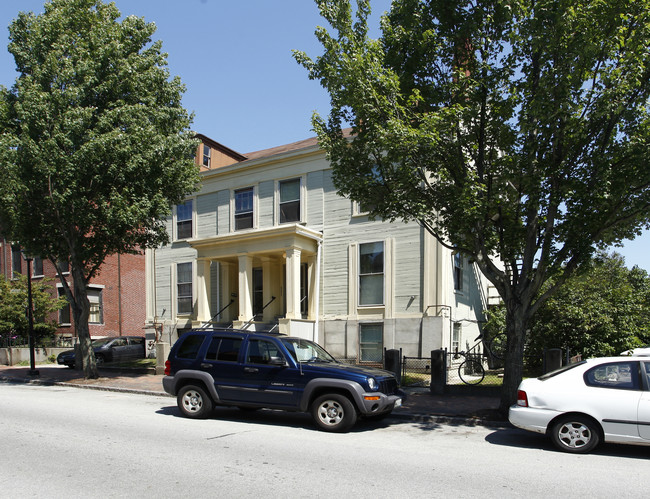 129-131 Park St in Portland, ME - Foto de edificio - Building Photo