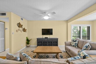 1102 Duncan Cir in Palm Beach Gardens, FL - Building Photo - Building Photo