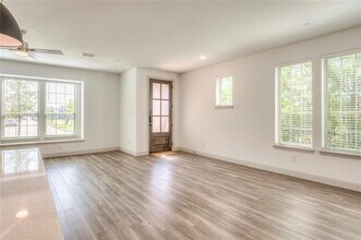 8603 Dynasty Ln in Frisco, TX - Foto de edificio - Building Photo