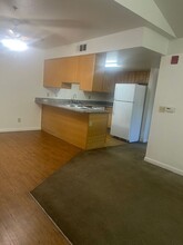 The Oaks at Bell in Sacramento, CA - Building Photo - Interior Photo