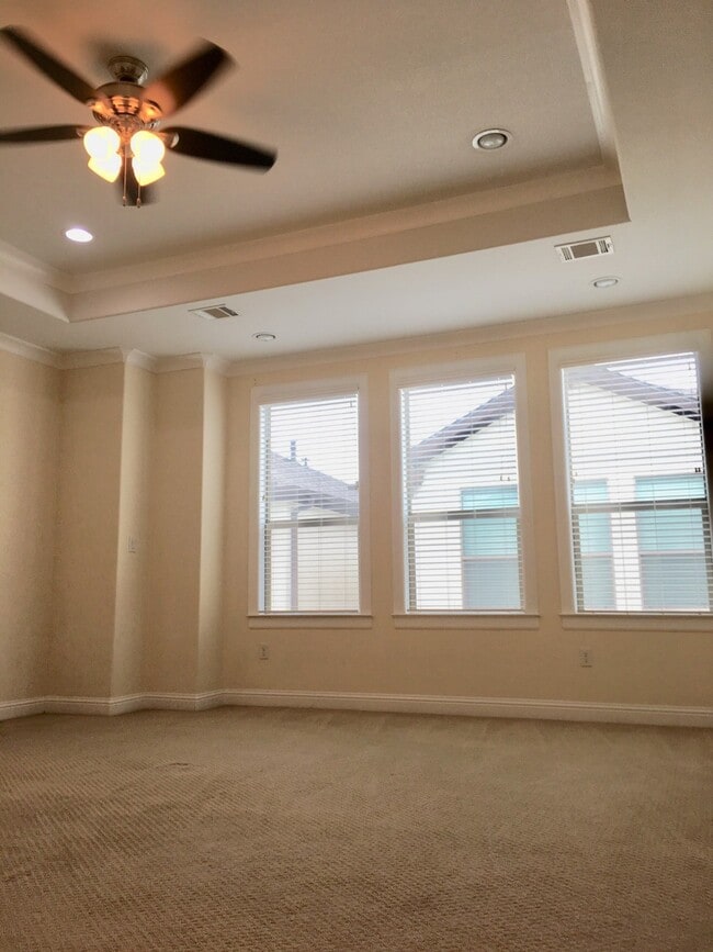 property at 5433 Kiam St