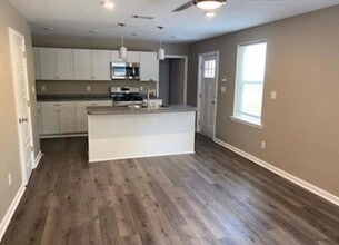 2395 Avery Ave in Memphis, TN - Building Photo - Building Photo
