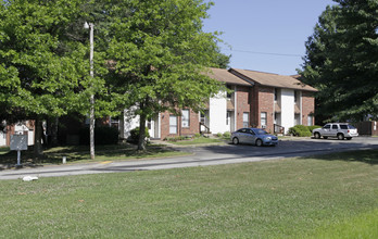 Woodland Hills Townhomes in Connellsville, PA - Building Photo - Building Photo