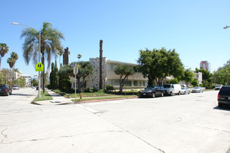 7th Street Apartments in Los Angeles, CA - Building Photo - Building Photo