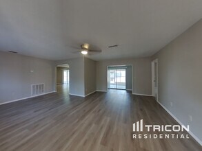 202 Valley Dr in Brandon, FL - Building Photo - Building Photo