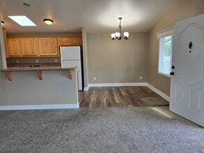 4823 Pecan Dr in Redding, CA - Building Photo - Building Photo