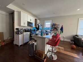 71 Hillside St, Unit 3 in Boston, MA - Building Photo - Building Photo