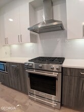 775 Juniper St NE-Unit -428 in Atlanta, GA - Foto de edificio - Building Photo