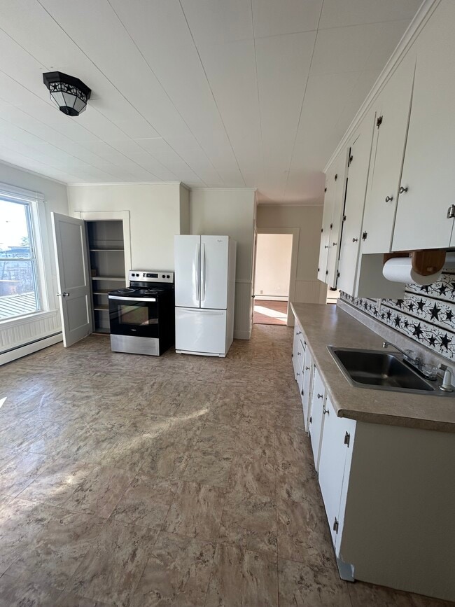 932 Lisbon St, Unit #2