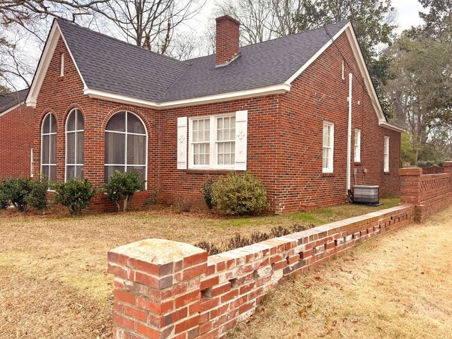 811 4th Ave in Opelika, AL - Building Photo - Building Photo